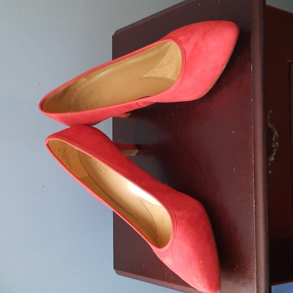 Naturalizer Oden Red Suede Pump Size 7 